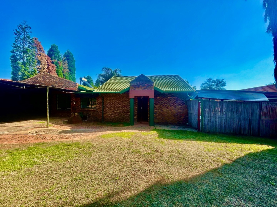 5 Bedroom Property for Sale in Ifafi North West